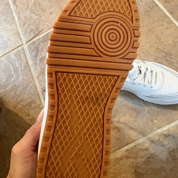 Reebok White Leather Sneakers with Gum Platform Sole - Picture 2 of 4